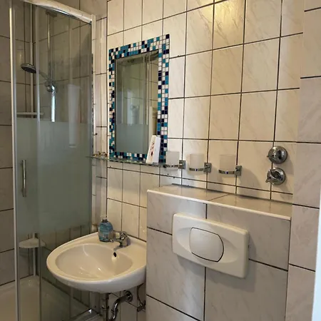 ホテル セントラル-ホテル オッフェンバッハ 2*